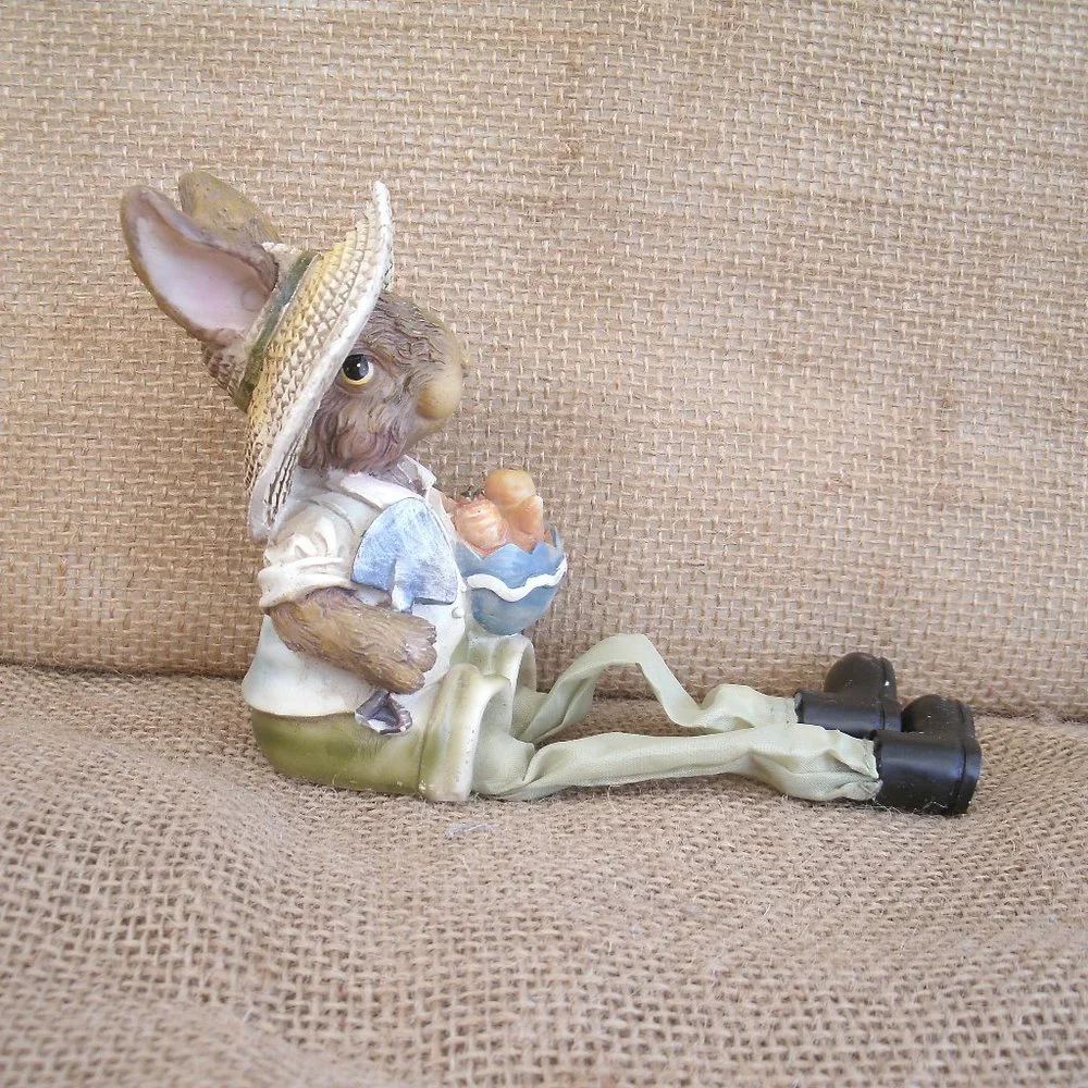 Vintage Rabbit Gardener Shelf Sitter Figurine - Picture 3 of 16